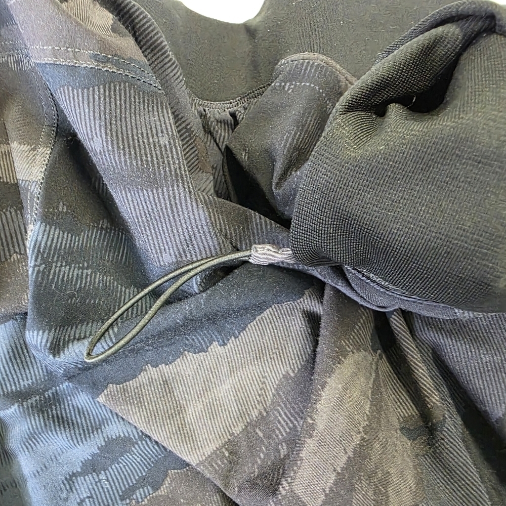 Lululemon Abstract print Athleasure shorts - Picture 8 of 10